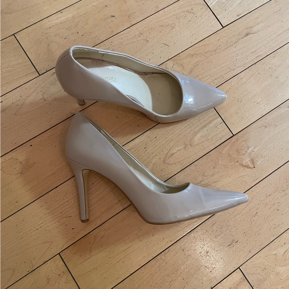 Nine West Nude Pump